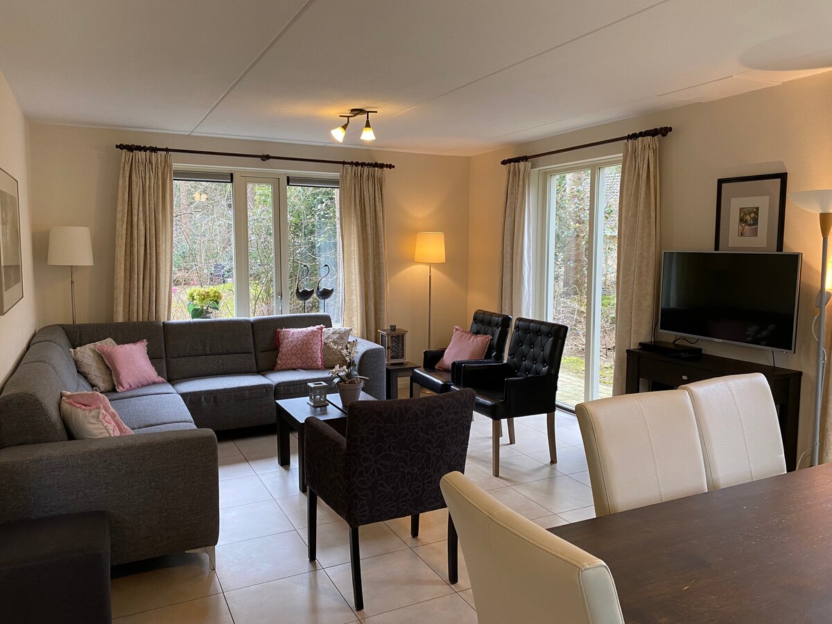 Successful Airbnb property: Cozy holiday bungalow H11 in Wijk 57 Garderen