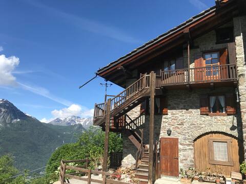 Romantic attic with breathtaking views!