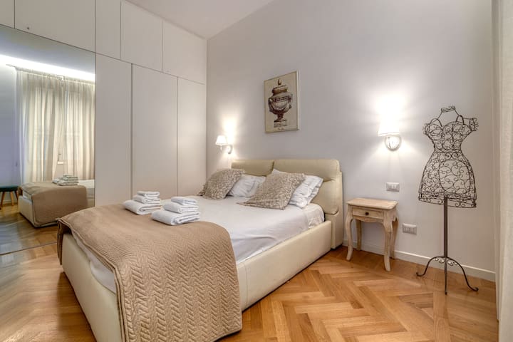 Spanish Steps Prestige Apartment – City Center