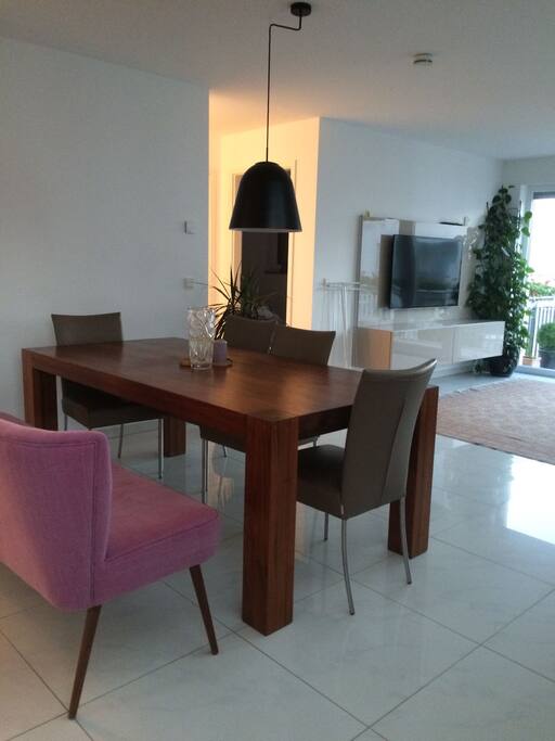 Essbereich / Dining Area
