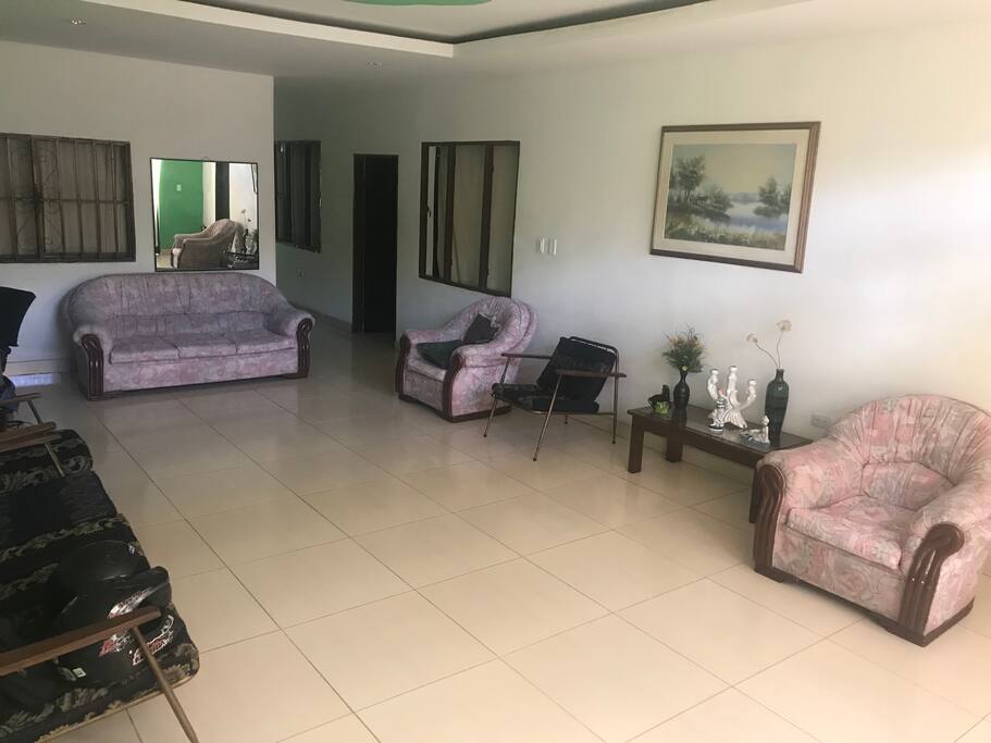 Contamos Con Una Amplia Sala
