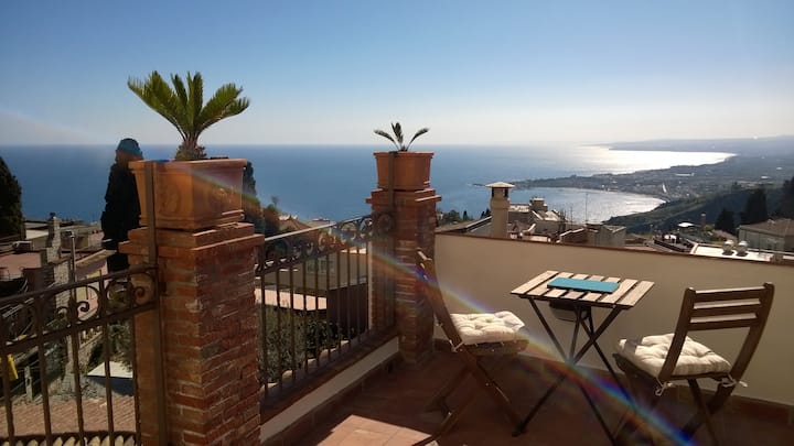 Relax in the heart of Taormina - La Terrazza B&B
