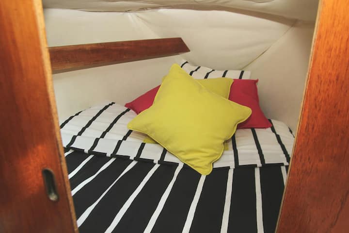 v-shaped bed