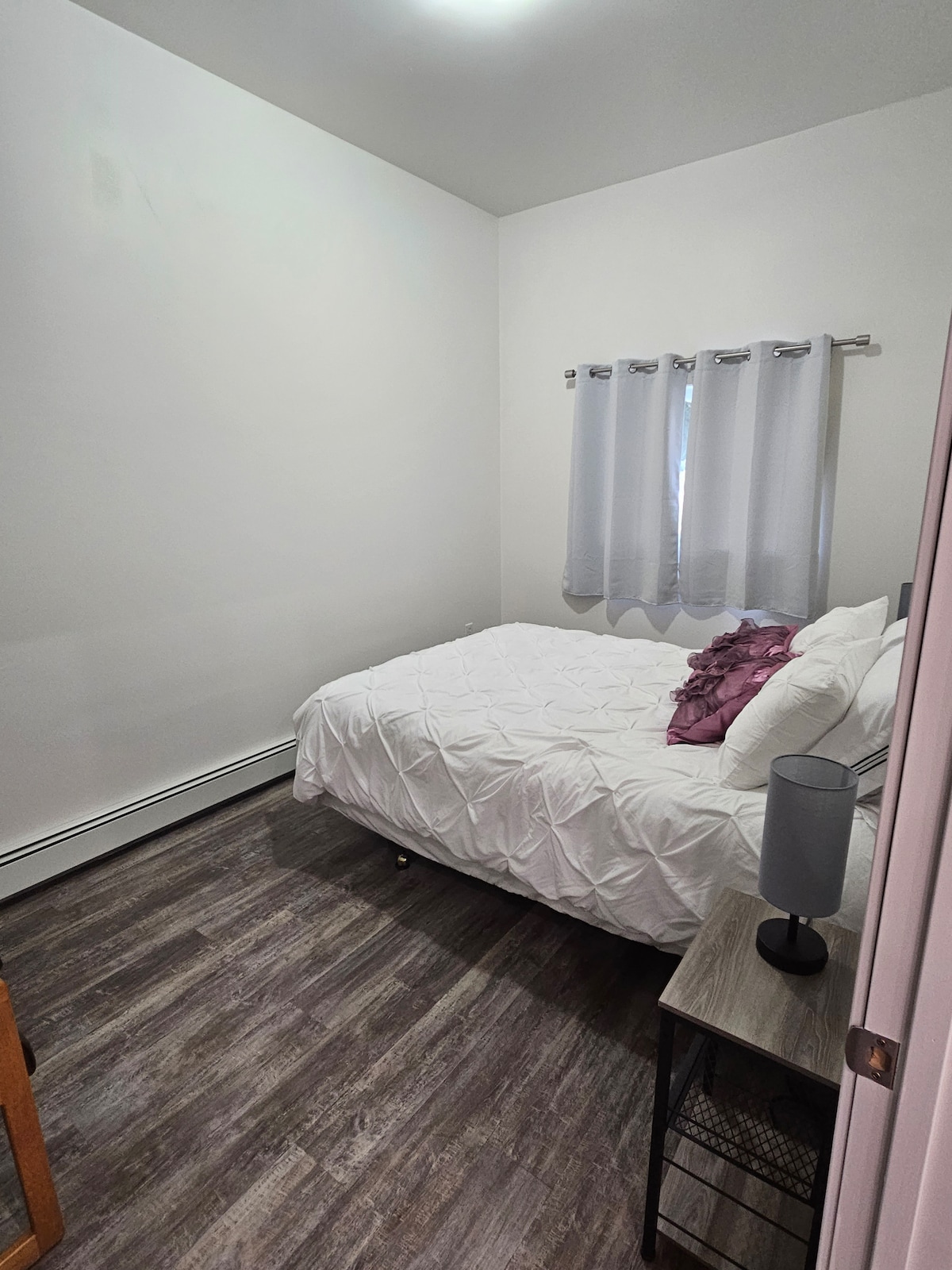 Dhoma e gjumit 1 - krevati dopio "queen"