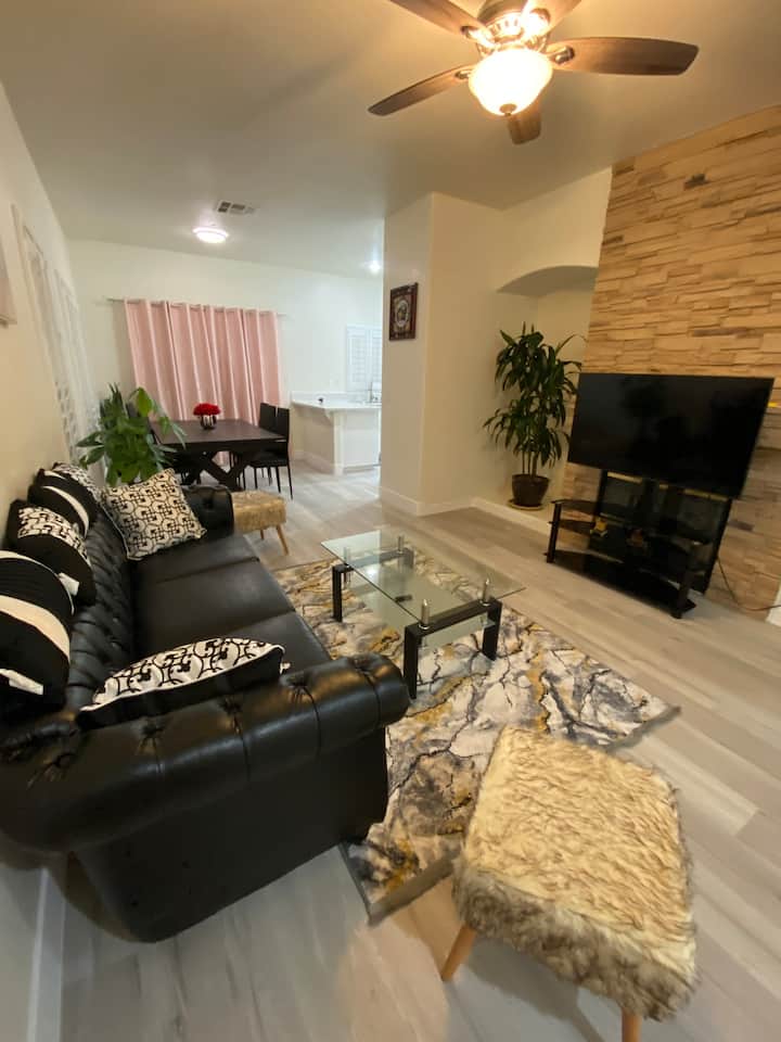 Maison Agréable, Proche De La Rue Principale. - États-Unis