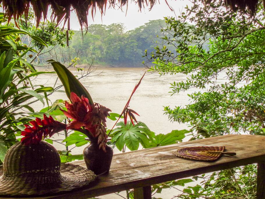 CON VISTA AL RIO