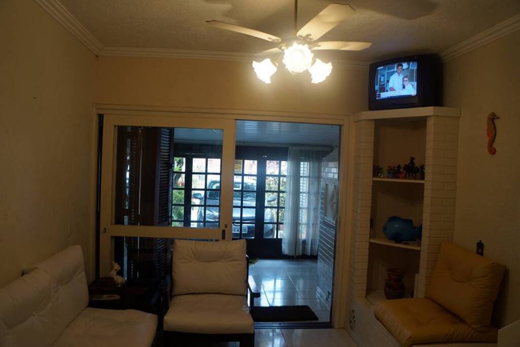 Visão da sala e entrada