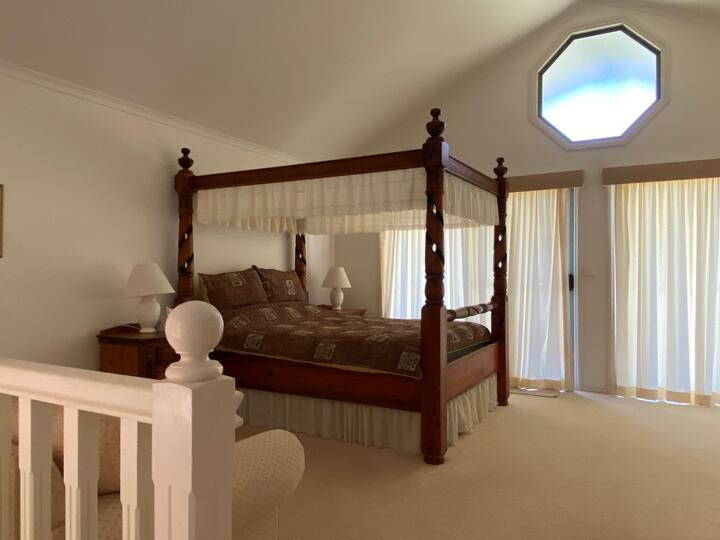 Спална соба на горниот спрат 