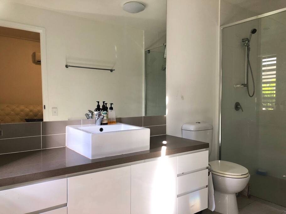 Ensuite