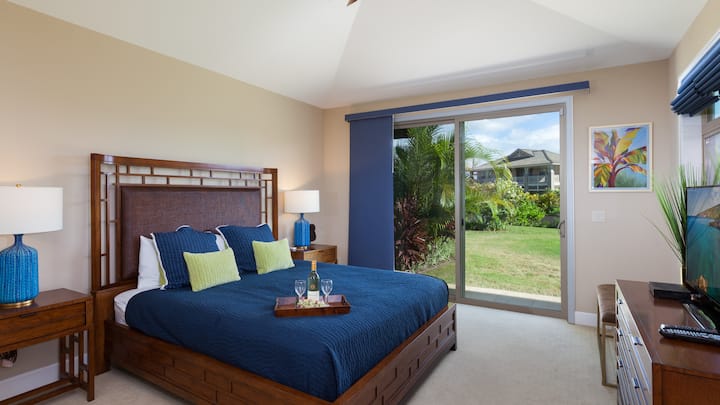 Primárna vlastná kúpeľňa s prístupom na Lanai a manželskou posteľou California King