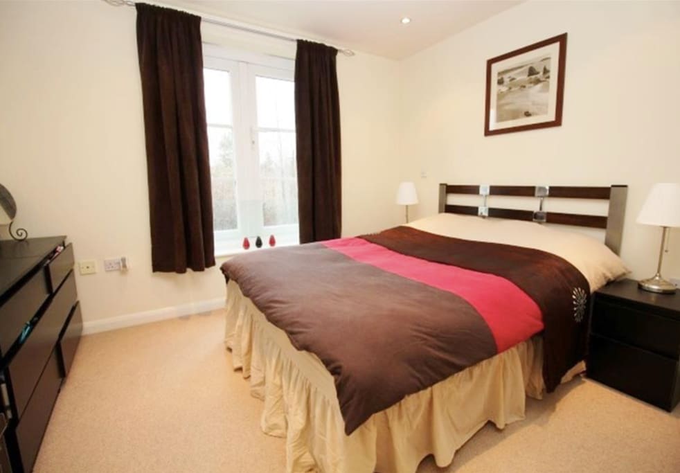 Master Bedroom with En-Suite Bathroom