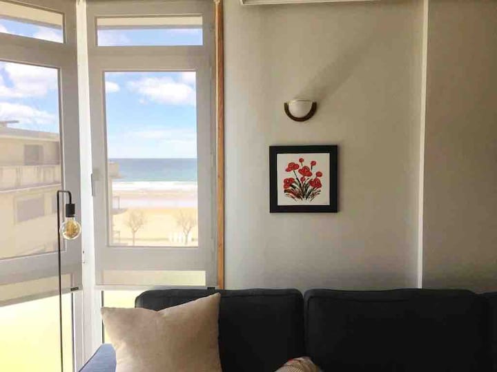 Apartamento Primera Línea De Playa + Wifi + Garaje - サラウツ