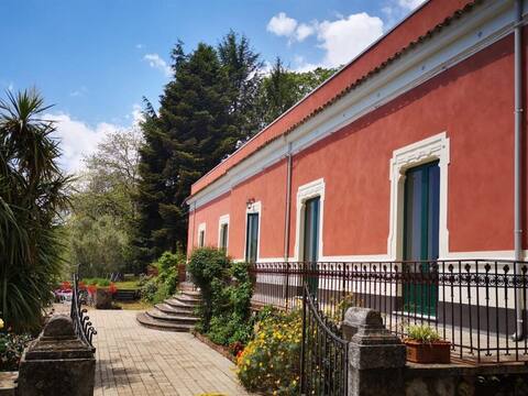 Don Michelino Etna house, villa surrounded by greenery
