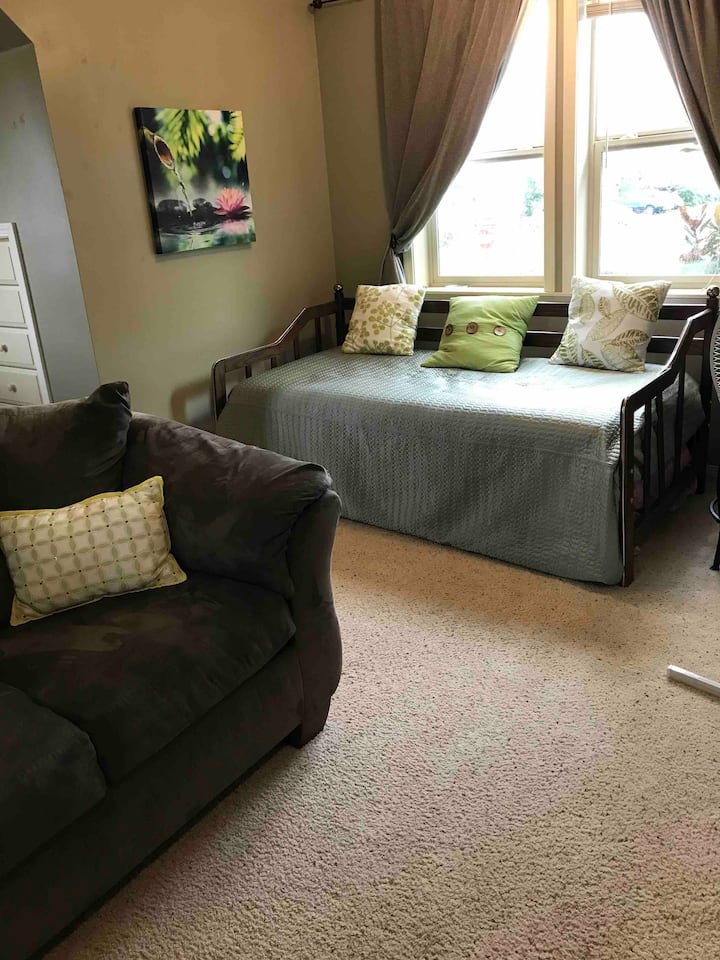 Lrg Studio King Bed Privatebath Deck Kitchenette - Bellingham, WA