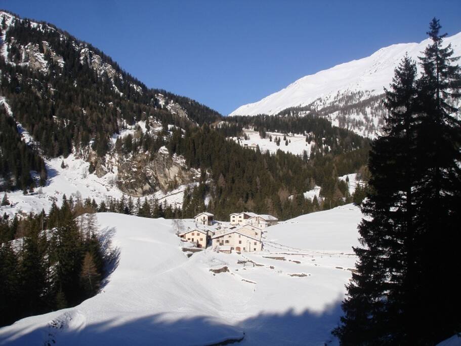 Front view of the cottage (Winter)
