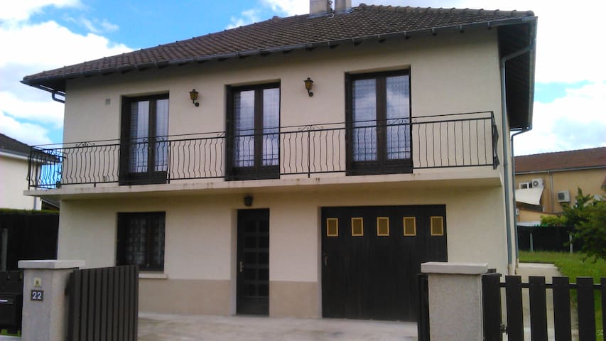 T3 100m ² + garden near highway south Limoges