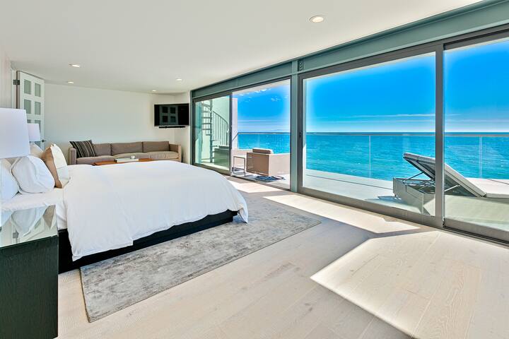 Modern Malibu Paradise gallery image 2