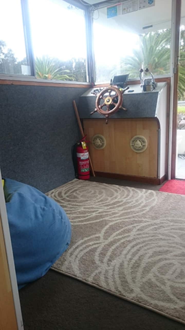 2 Best Airbnb Yamba Houseboats, Australia Trip101