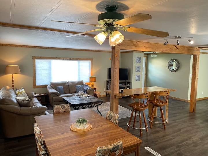 Blairmore, Crowsnest Pass Vacation Rentals & Homes Crowsnest Pass