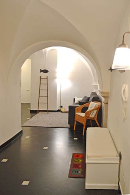 Ingresso/salotto-
The entrance/sitting room