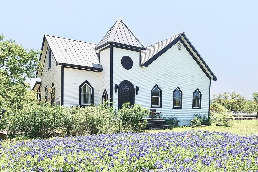 Chapel Home with Texas Bluebonnets abloom in Spring!