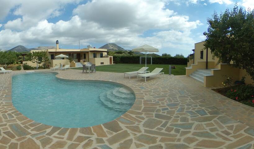 Naxos Cottage Estate gallery image 4