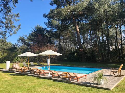 "La Pignada" villa with pool in the heart of the pine trees