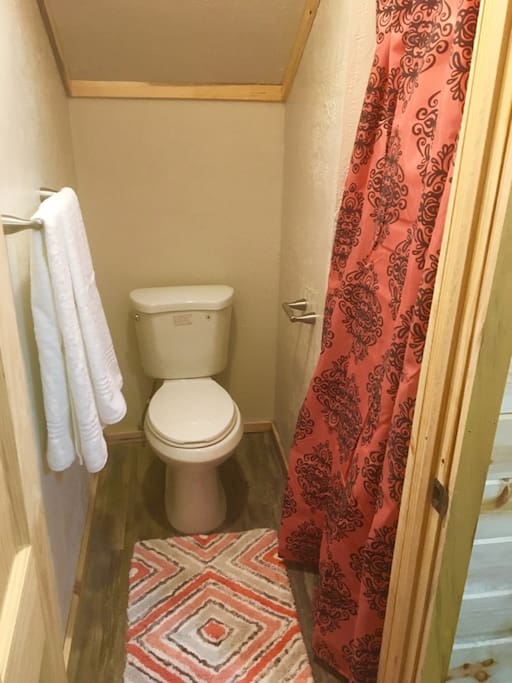 Bedroom 2-Bathroom