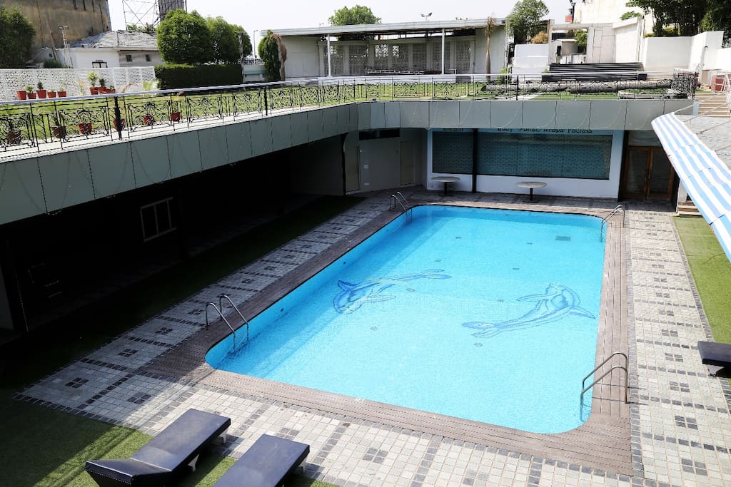 Swimming pool