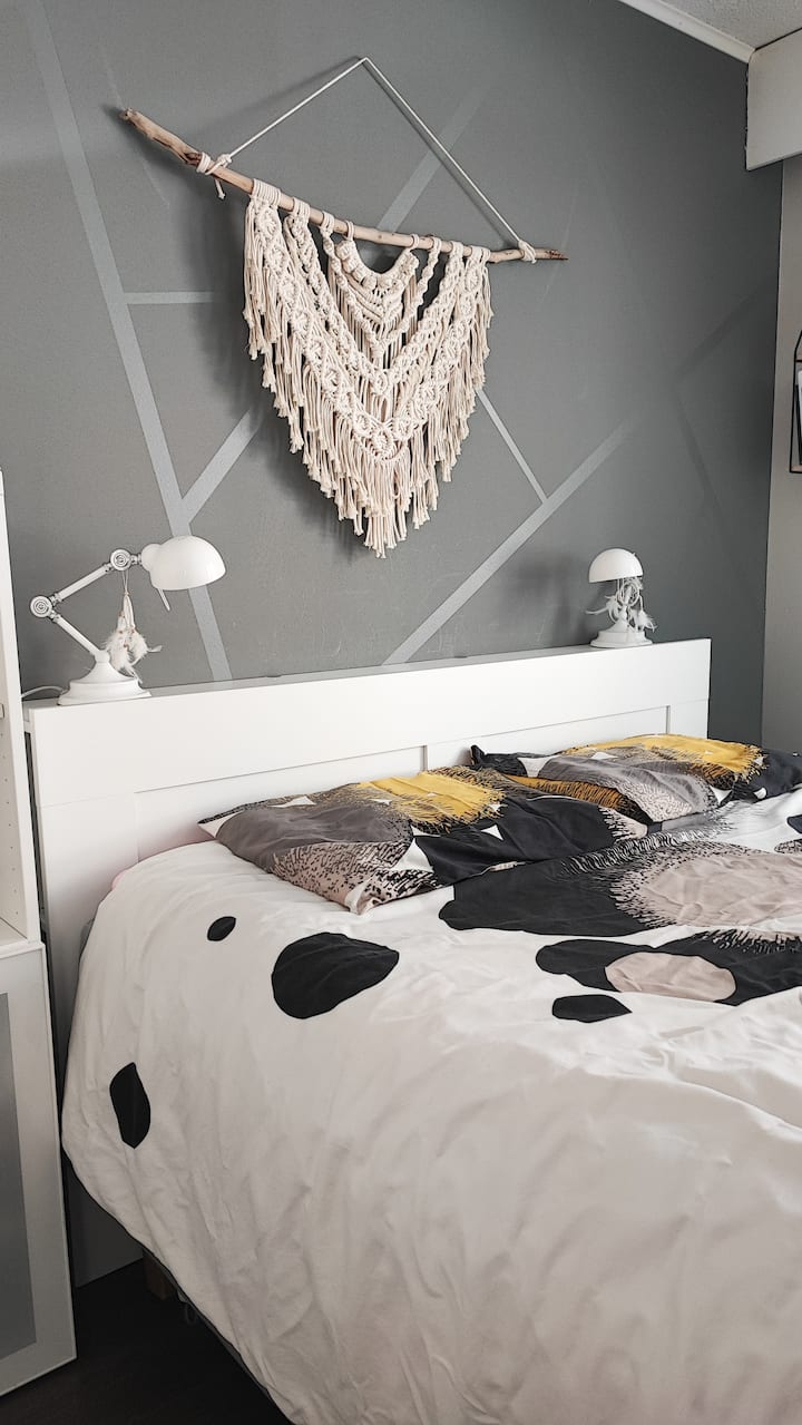 غرفة نوم بسرير مزدوج 160 × 200