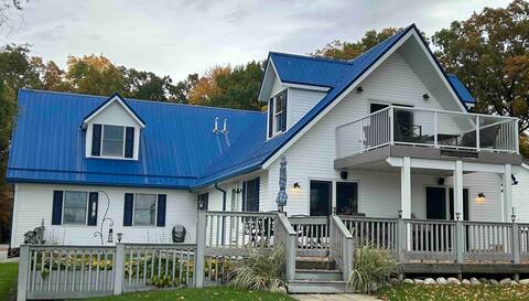 Irish Hills MI Vineyard Lake Waterfront Big House