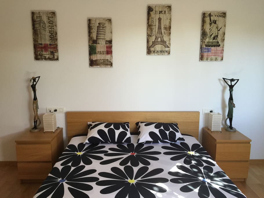 Habitación-suite con cama XL.