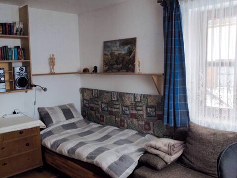 Cozy, quiet  room in a central location