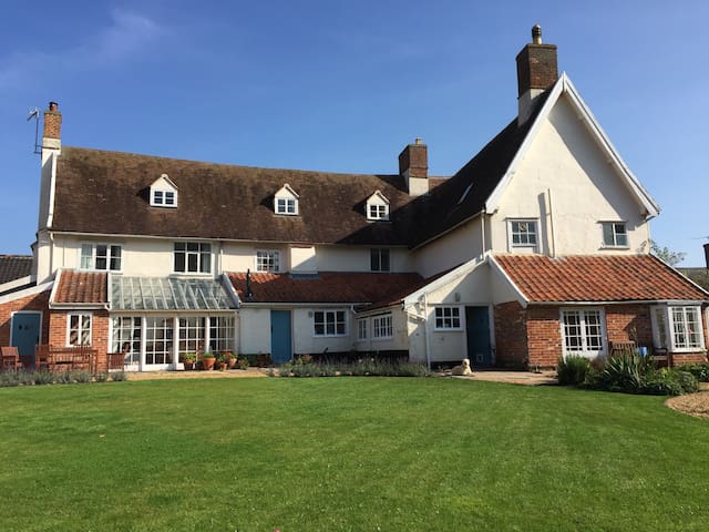 Wing in a lovely Tudor town house