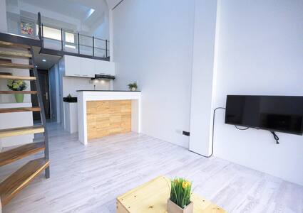 (1) The Mondrian Rest-Home 1.4km away from Burnham