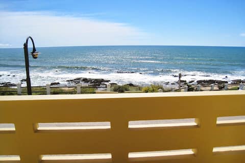 Magnificent style house in the first row of LA PEDRERA