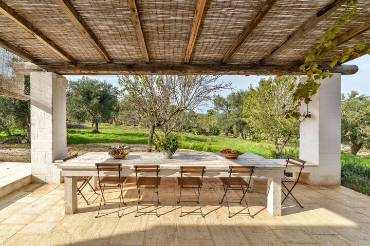 Trulli con piscina privata a Ostuni gallery image 2
