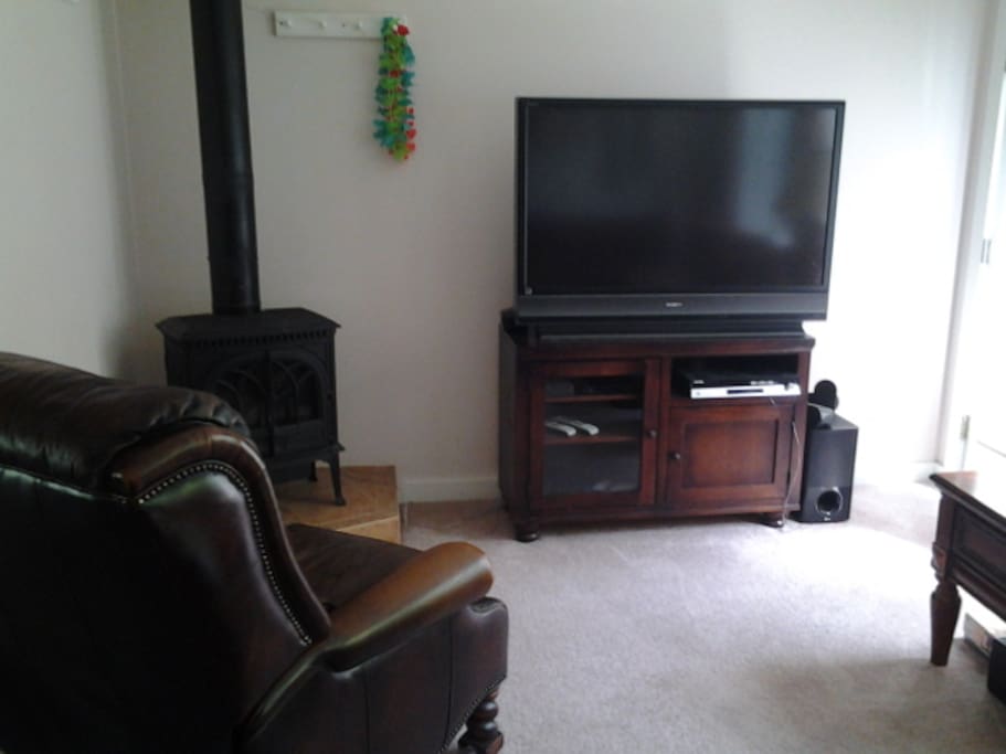 L.R. TV and gas fireplace