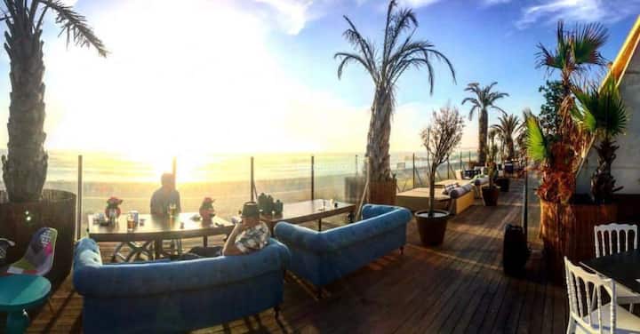 Beach House 4YOU, 100 meters from the Blue beach