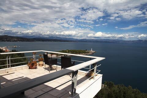 AMAZING SEA VIEW VILLA