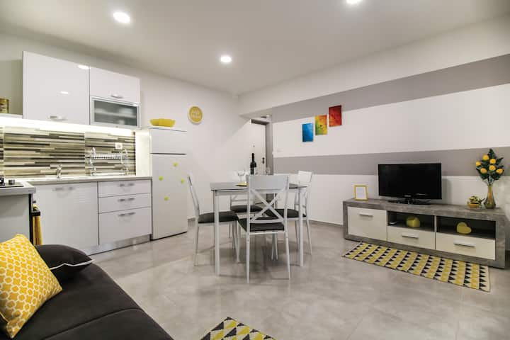 In city/away from crowds - PARKING,GARDEN,PRIVACY