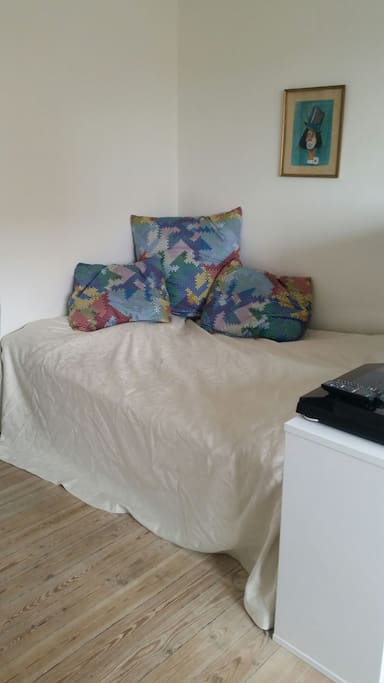 Big bed, plenty of room for two