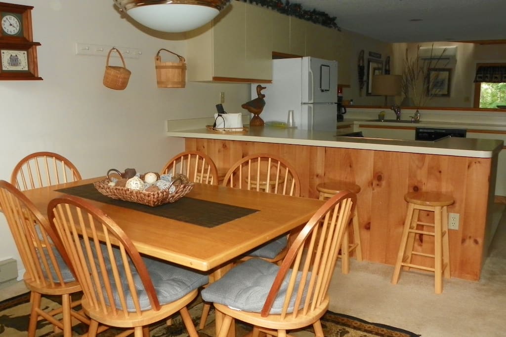 Dining Area in Waterville Estates Family Vacation Condo