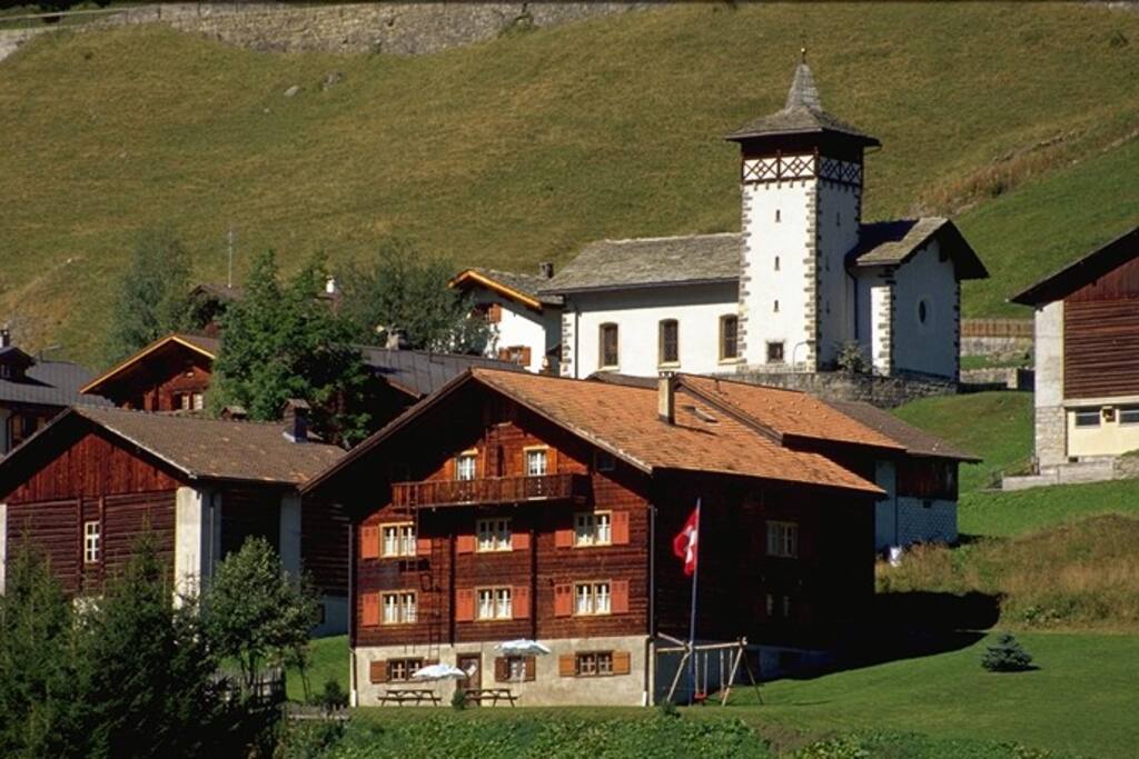 In diesem Haus schlafen Sie. Casa Nual, Selva (4 Km von Sedrun)