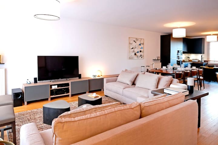 Céline, Elsa & Kitxada managed Airbnb listing 2