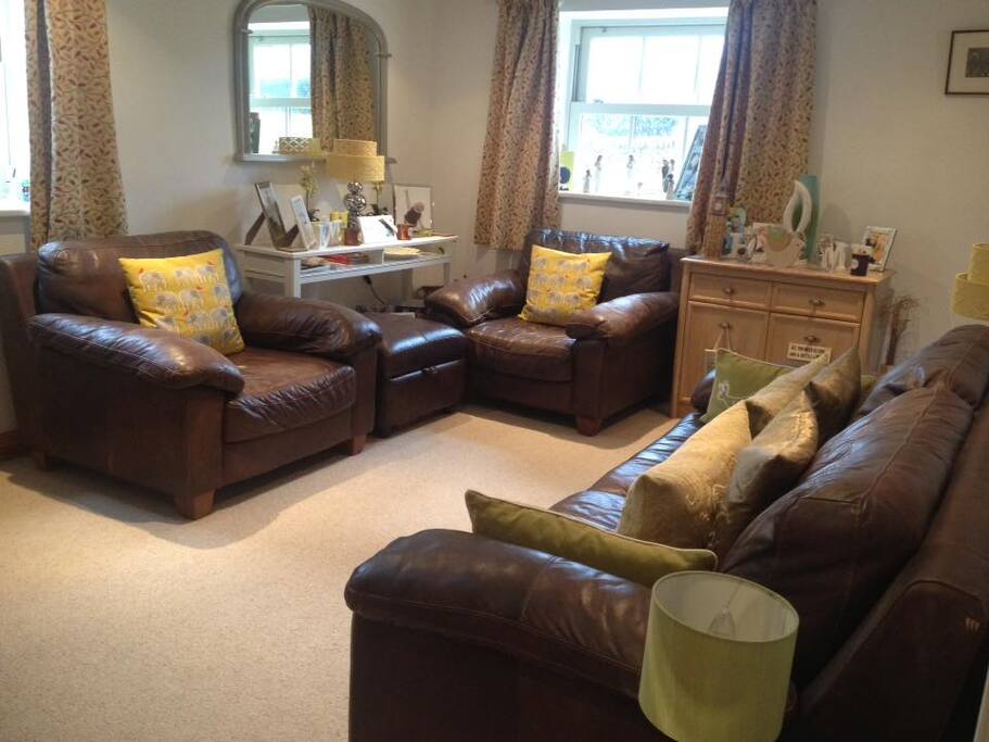 Guests Lounge Area