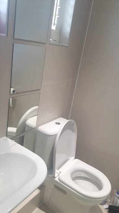 Bathroom (second)