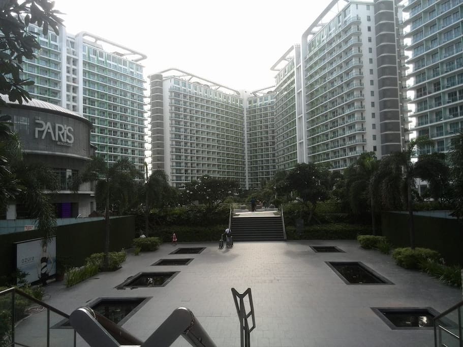 Rent: PHP 4,500 per day
2 bedroom
Fully Furnished
Beach view
corner unit
38.42 sq. meter