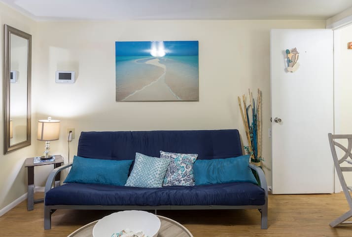 Studio near the Beach. Work, play, relax!