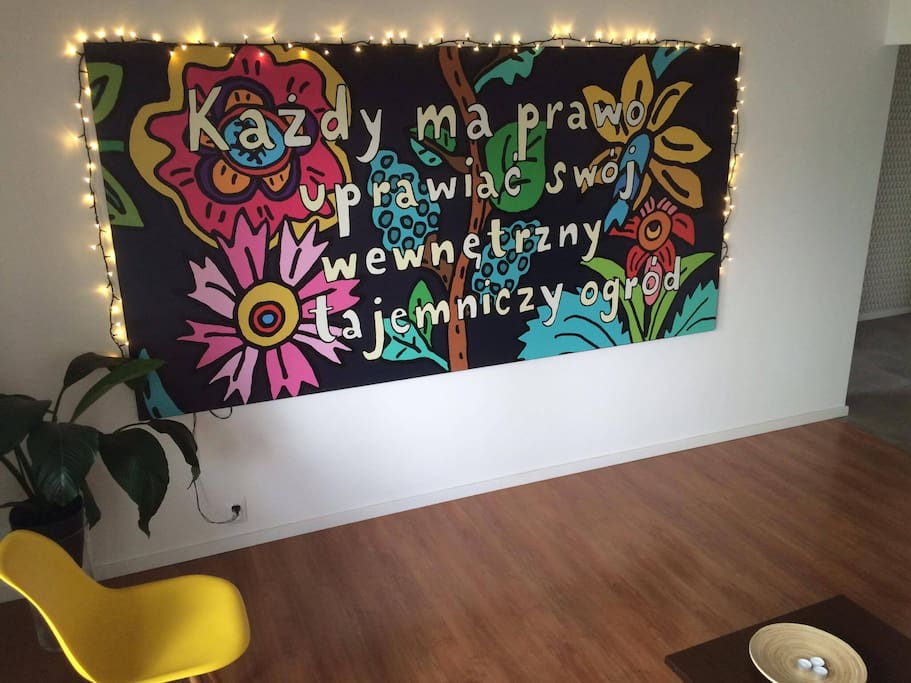 Każdy ma prawo uprawiać swój wewnętrzny tajemniczy ogród - motto gospodarzy.